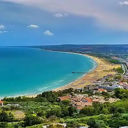 Della Rosa Seaside Abruzzo Apartmán *
